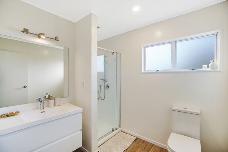 Photo of property in 2/7 Camden Place, Papatoetoe, Auckland, 2025