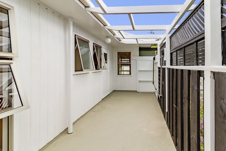 Photo of property in 3 Dolbel Street, Taradale, Napier, 4112