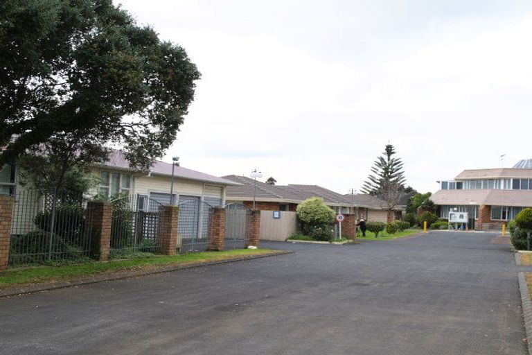Photo of property in 12 Gardiner Grove, Mangere East, Auckland, 2024