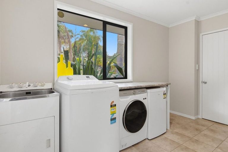 Photo of property in 17 Terry Smyth Drive, Kumeu, 0892