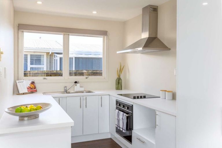 Photo of property in 12 Glenrowan Avenue, Avondale, Christchurch, 8061