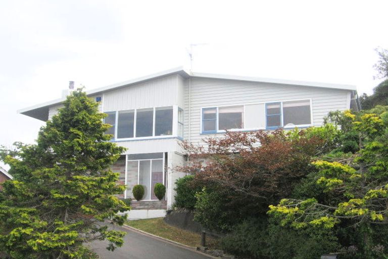 Photo of property in 5 Puketiro Avenue, Northland, Wellington, 6012