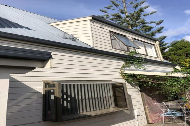 Photo of property in 2/92 Manuka Road, Glenfield, Auckland, 0629