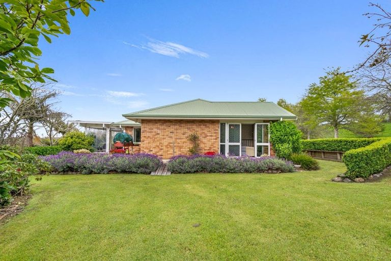 Photo of property in 11 Te Pahi River Drive, Paparoa, Maungaturoto, 0583