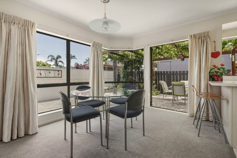 Photo of property in 16 Pacific View Road, Papamoa Beach, Papamoa, 3118