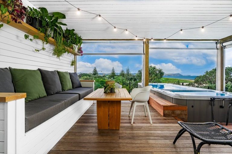 Photo of property in 1/53 Rosario Crescent, Red Beach, 0932