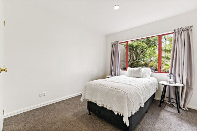 Photo of property in 70 Kate Sheppard Avenue, Torbay, Auckland, 0630