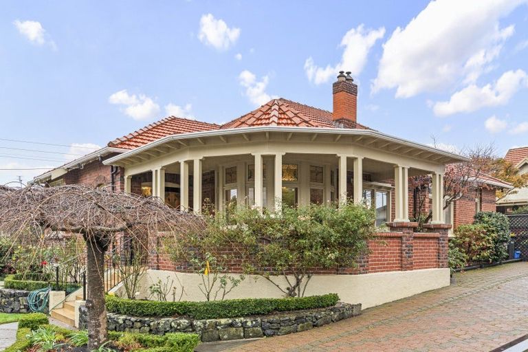 Photo of property in 241 Bay View Road, Saint Clair, Dunedin, 9012