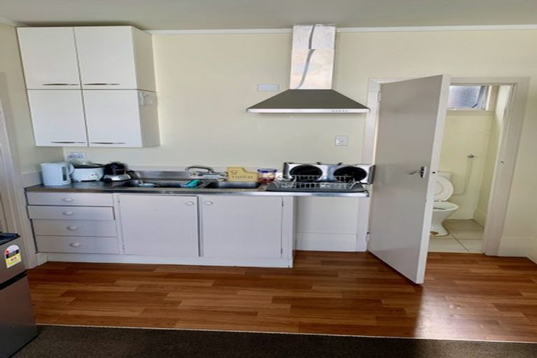 Photo of property in 36a Fruitvale Road, New Lynn, Auckland, 0600