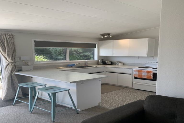 Photo of property in 14b Kahu Road, Paremata, Porirua, 5024