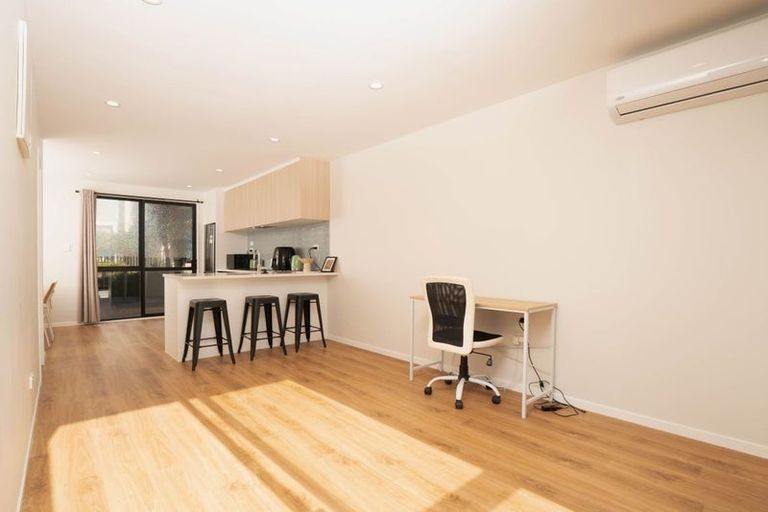 Photo of property in 9b Colin Chester Drive, Silverdale, 0932