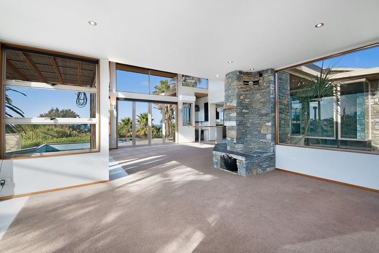 Photo of property in 52 Sunnyheights Road, Orewa, 0931
