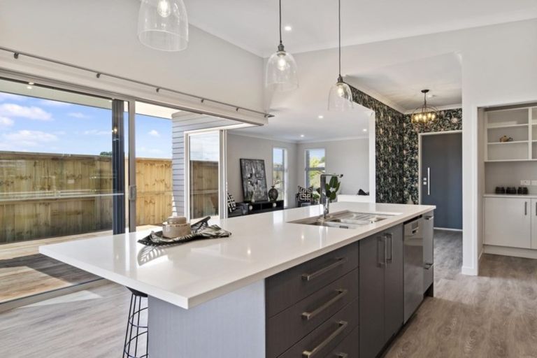 Photo of property in 9 Hanlow Place, Pyes Pa, Tauranga, 3112