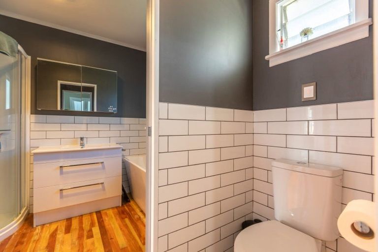 Photo of property in 4 Waverley Street, Waipawa, 4210