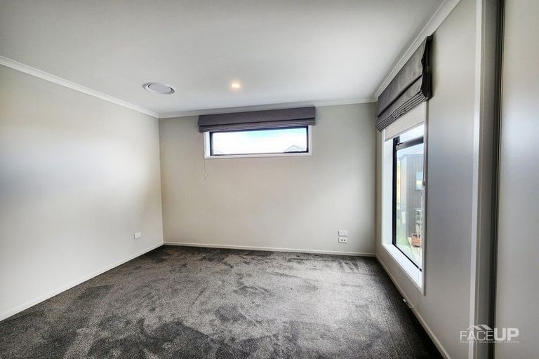 Photo of property in 1 Wai Place, Westgate, Auckland, 0614