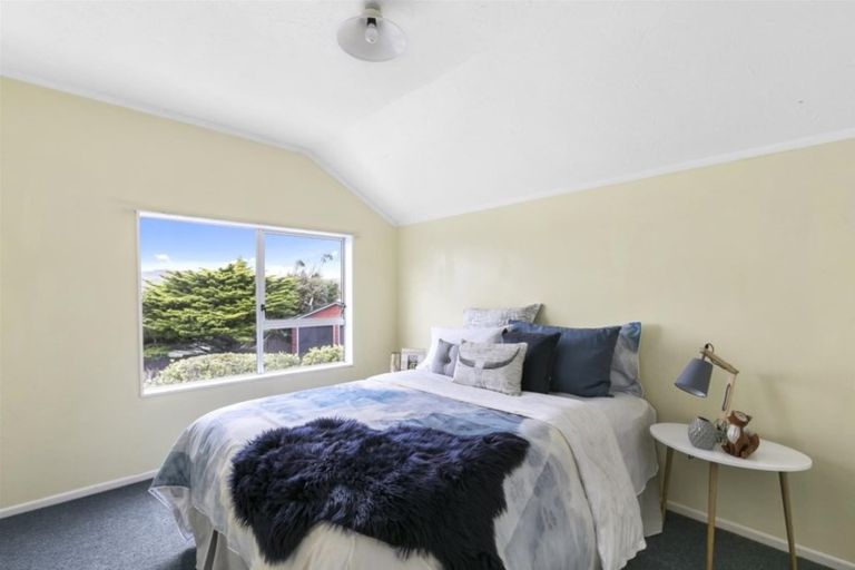 Photo of property in 18 Cambrian Street, Churton Park, Wellington, 6037