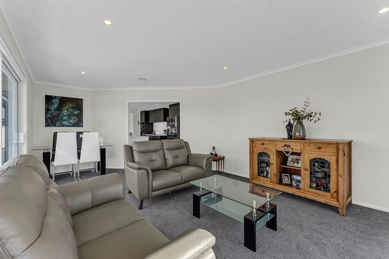 Photo of property in 9 Mutetai Road, Clarks Beach, 2122