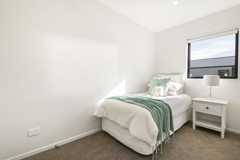 Photo of property in 140 Pepene Avenue, Takanini, Auckland, 2112