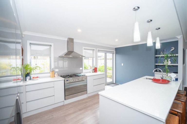 Photo of property in 32 Liberty Grove, Kelvin Grove, Palmerston North, 4414