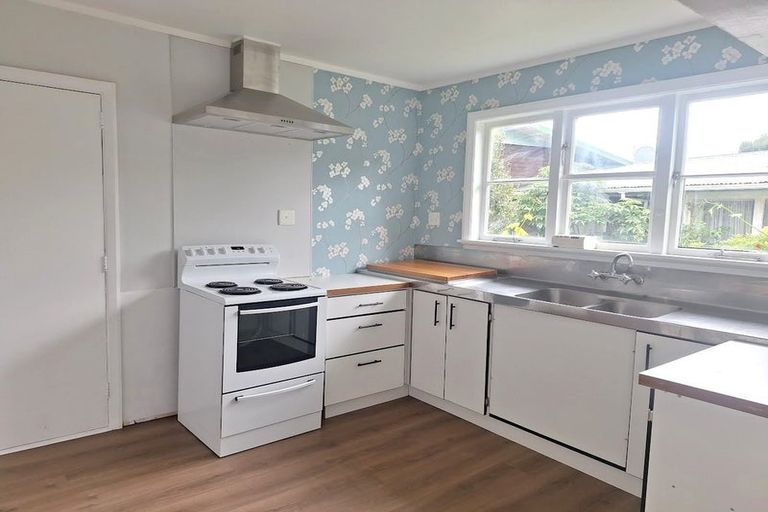 Photo of property in 5 Birch Grove, Pinehaven, Upper Hutt, 5019