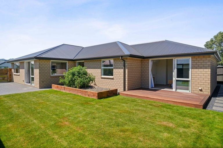 Photo of property in 16 Forge Close, Halswell, Christchurch, 8025