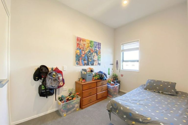 Photo of property in 13 Whakarato Way, Takanini, 2112