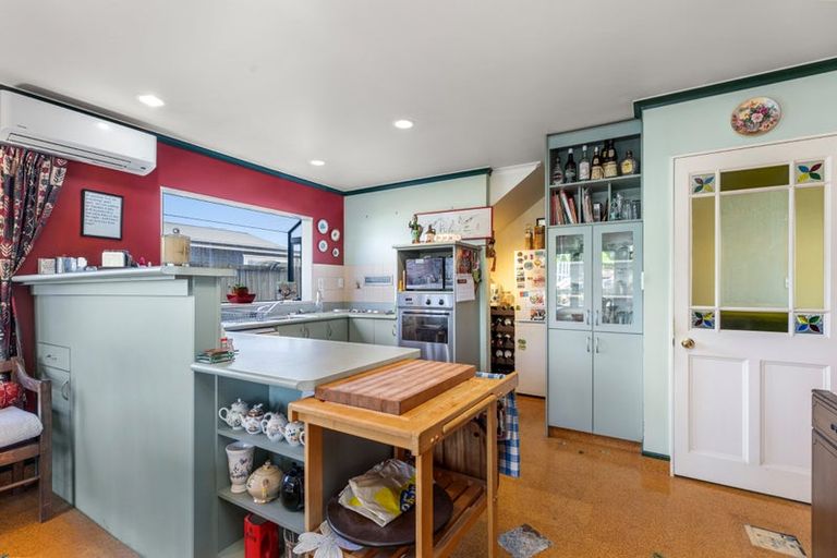Photo of property in 83 Simpson Road, Papamoa Beach, Papamoa, 3118