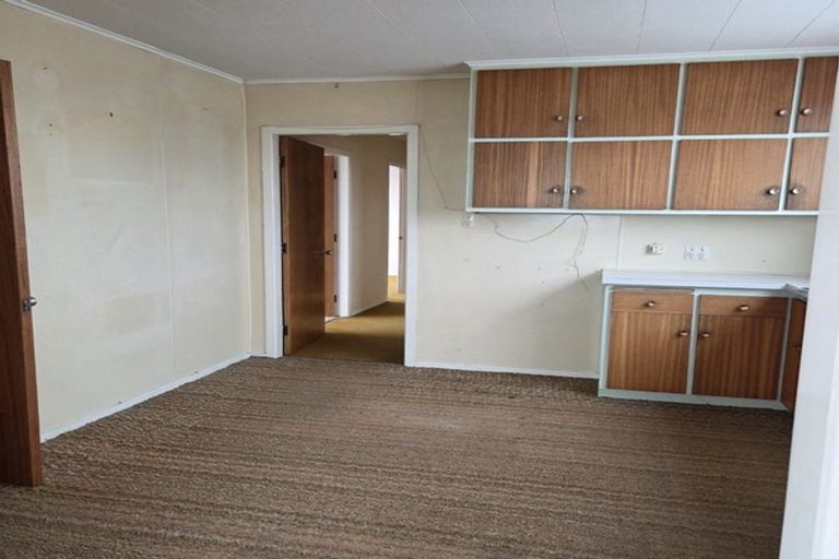 Photo of property in 1/323 Saint Aubyn Street, New Plymouth, 4310