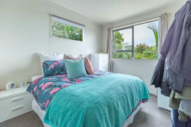 Photo of property in 33 Keegan Drive, Massey, Auckland, 0614