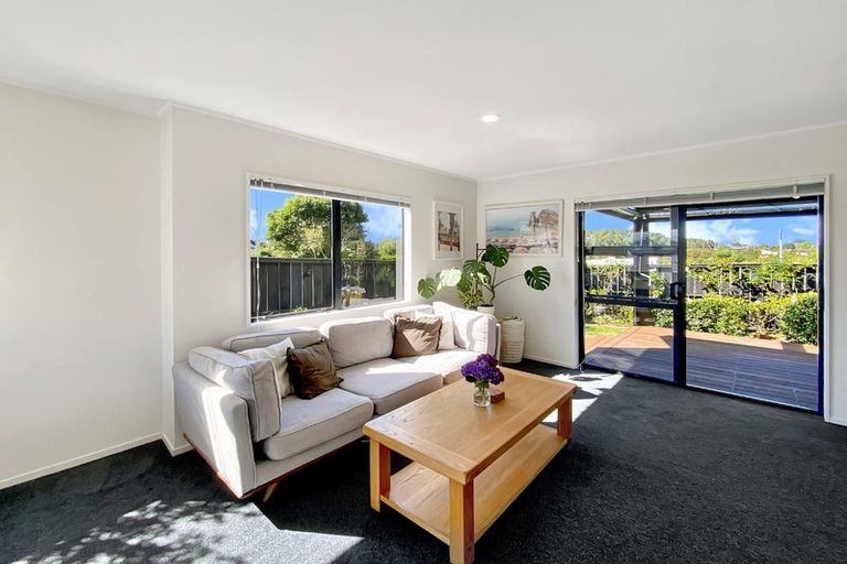 Photo of property in 19a Akoranga Drive, Northcote, Auckland, 0627