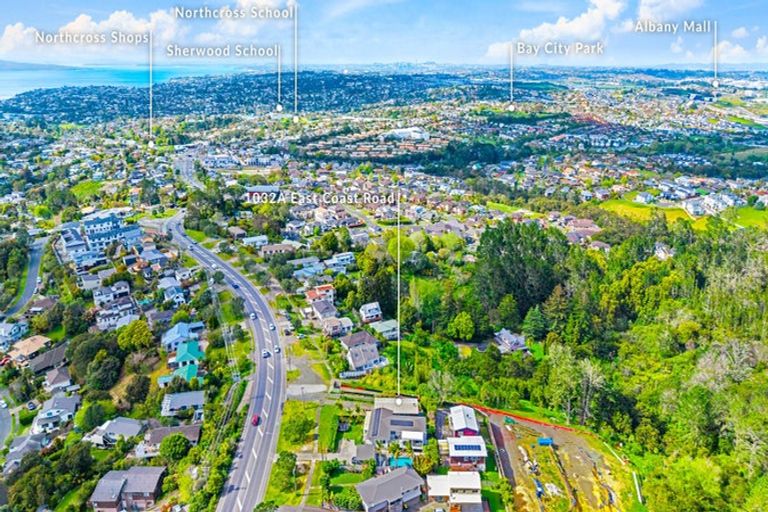 Photo of property in 1/1032 East Coast Road, Fairview Heights, Auckland, 0630