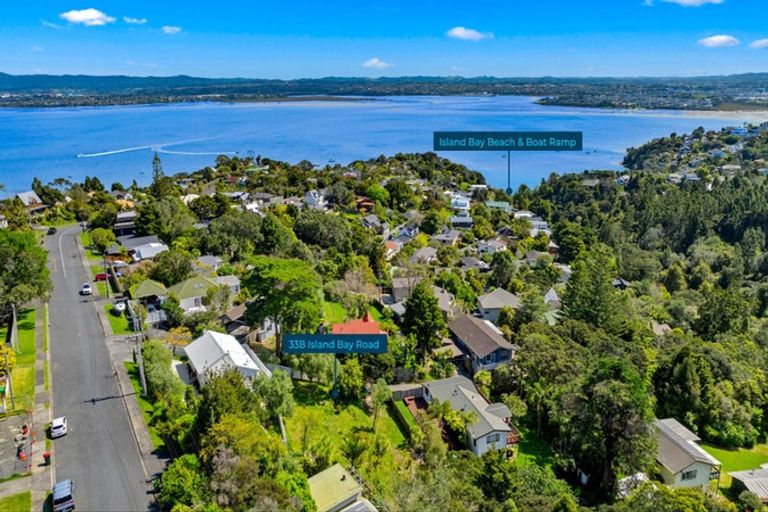 Photo of property in 33b Island Bay Road, Beach Haven, Auckland, 0626