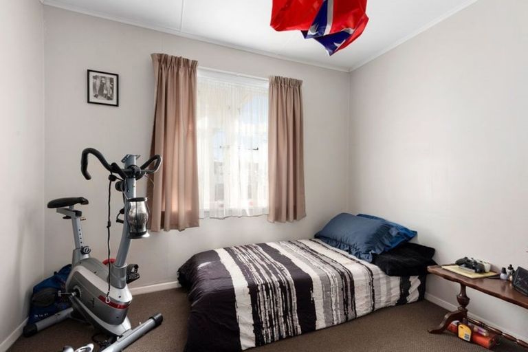 Photo of property in 2 Kereru Grove, Stokes Valley, Lower Hutt, 5019