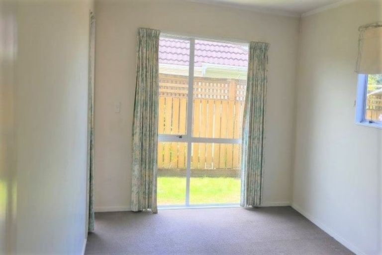 Photo of property in 43 Joseph Banks Drive, Whitby, Porirua, 5024