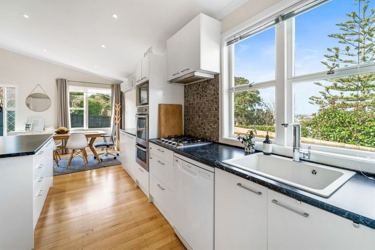 Photo of property in 13a John Road, Stanmore Bay, Whangaparaoa, 0932