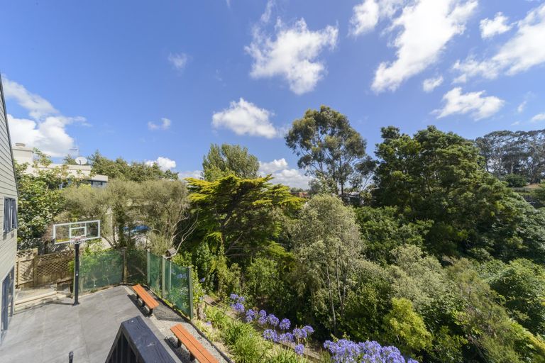 Photo of property in 7 Hillgrove Place, Fitzherbert, Palmerston North, 4410