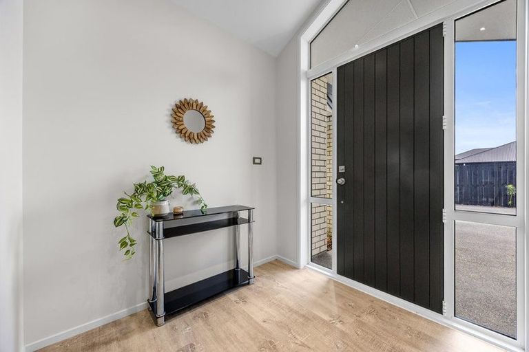 Photo of property in 8a Maple Lane, Huapai, Kumeu, 0810
