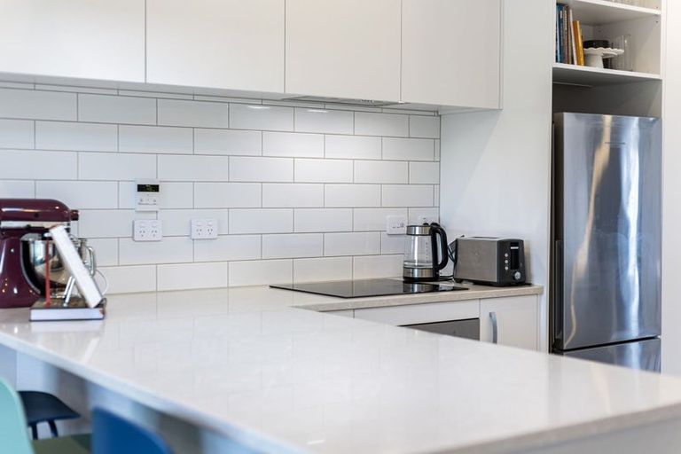 Photo of property in 34 Koreke Close, Kenepuru, Porirua, 5022