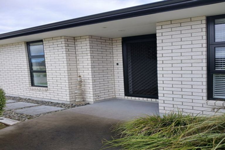 Photo of property in 12 Costello Drive, Ngatea, 3503