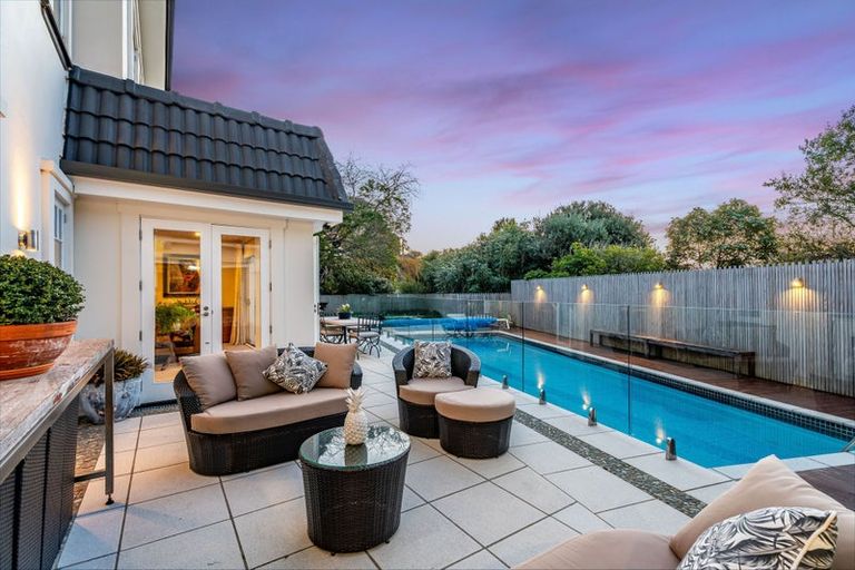 Photo of property in 24 Walter Road, Lowry Bay, Lower Hutt, 5013