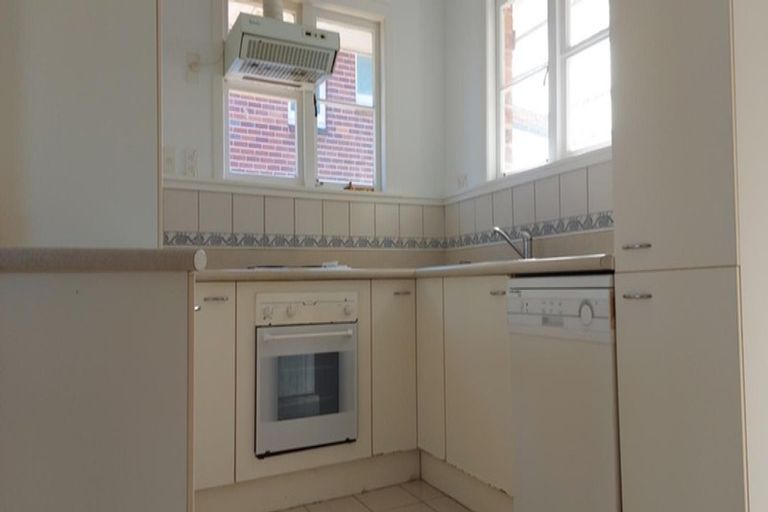 Photo of property in 185 Te Atatu Road, Te Atatu South, Auckland, 0610