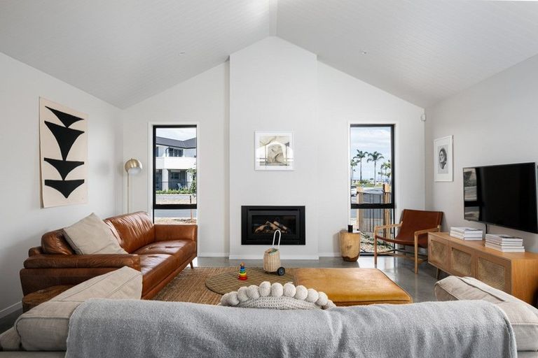 Photo of property in 1 Litsea Way, Papamoa Beach, Papamoa, 3118