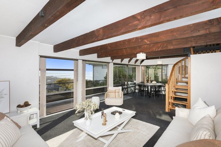 Photo of property in 1/17 Moncks Spur Road, Redcliffs, Christchurch, 8081