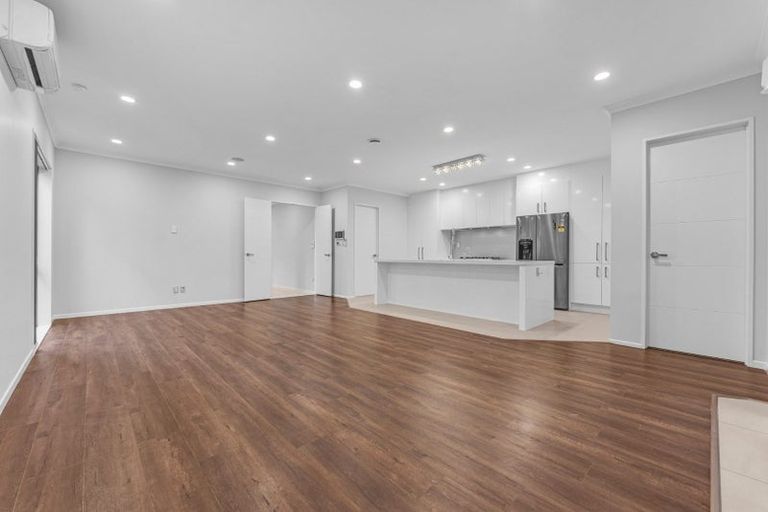 Photo of property in 4 Bruckless Drive, Flat Bush, Auckland, 2019