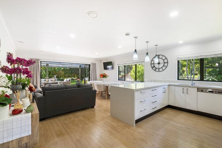 Photo of property in 7 Emerald Way, Rosedale, Auckland, 0632