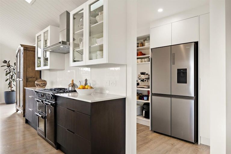 Photo of property in 1056 Peak Road, Helensville, 0875