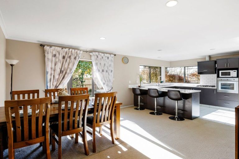 Photo of property in 21 Cate Road, Rototuna, Hamilton, 3210