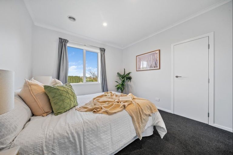 Photo of property in 13e York Crescent, Westown, New Plymouth, 4310