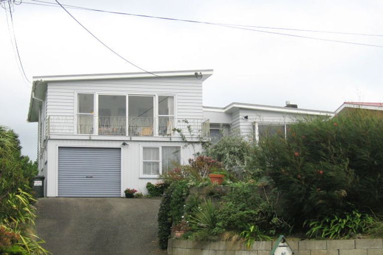 Photo of property in 16 Middleton Road, Paraparaumu Beach, Paraparaumu, 5032