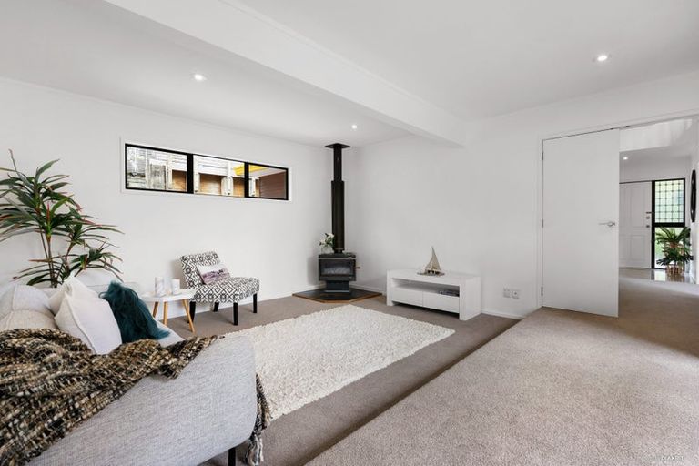 Photo of property in 36 Lastel Place, Shelly Park, Auckland, 2014